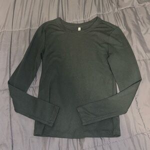 Long sleeve green fitted shirt